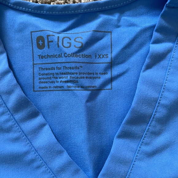 Figs Scrub Top - Picture 3 of 5